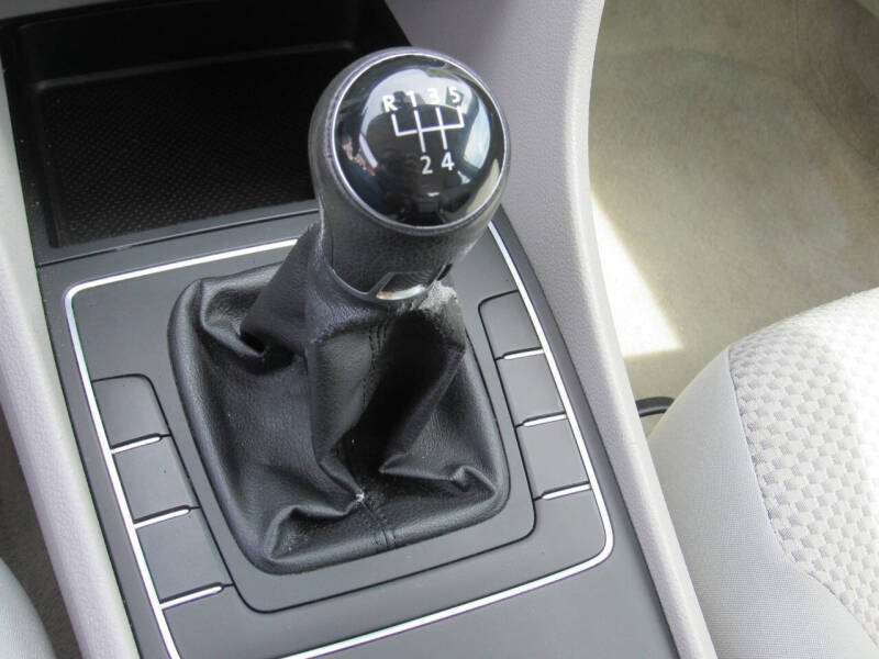 2013 Volkswagen Passat S