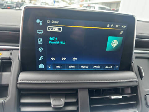 2023 Chevrolet Suburban LT