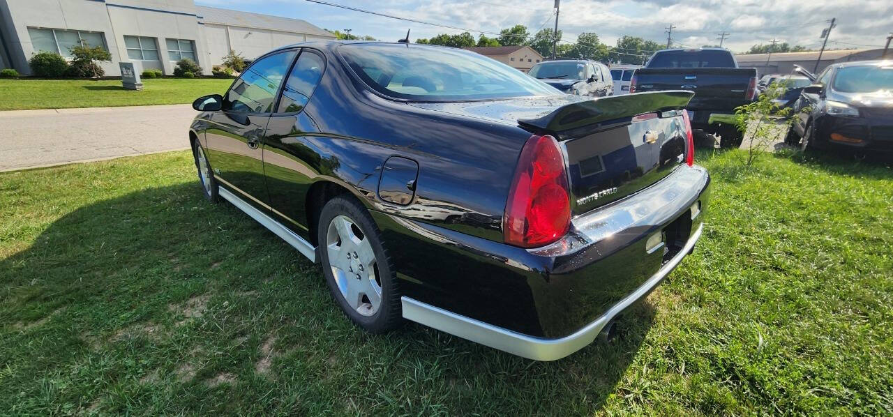 2006 Chevrolet Monte Carlo for sale at URIEL's AUTOMOTIVE LLC in Middletown, OH