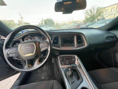2021 Dodge Challenger SXT