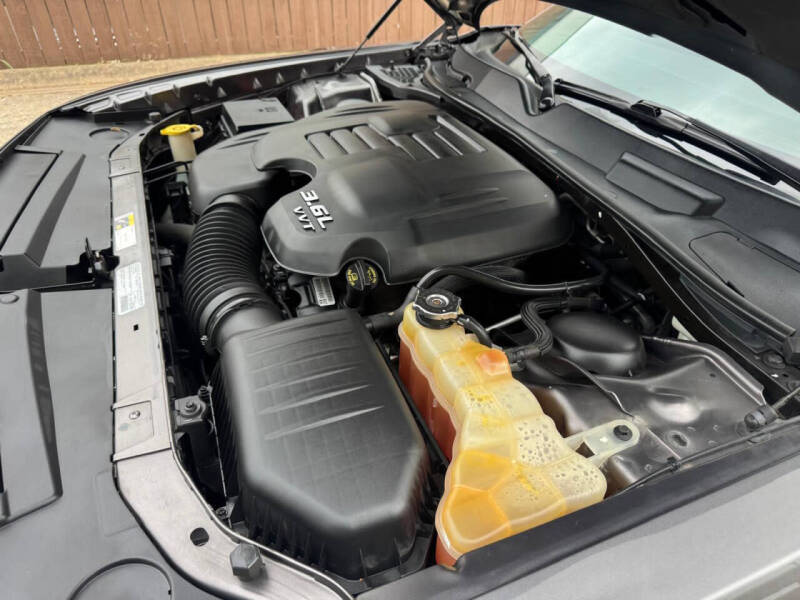2014 Dodge Challenger SXT Plus