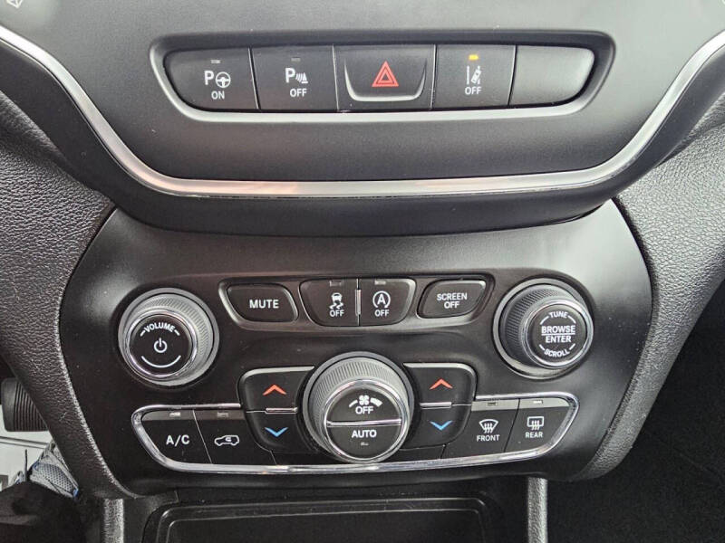 2023 Jeep Cherokee Altitude Lux