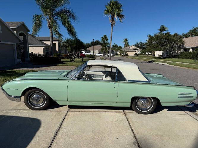 1961 Ford Thunderbird