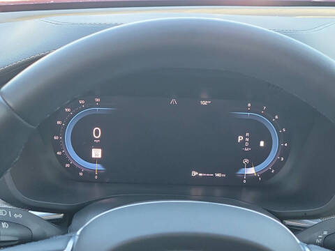 2022 Volvo XC60 B5 R-Design