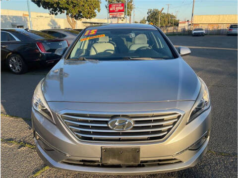 2015 Hyundai Sonata for sale at MERCED AUTO WORLD in Merced CA