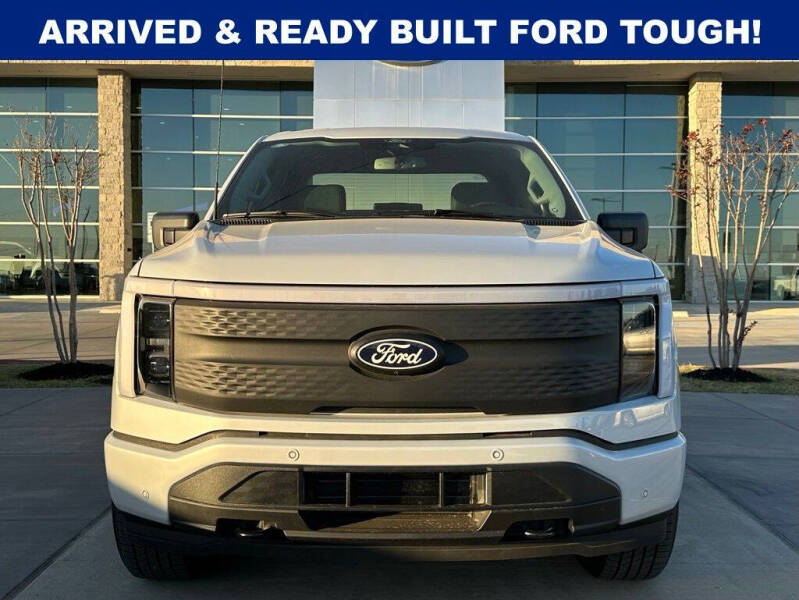 2025 Ford F-150 Lightning Flash