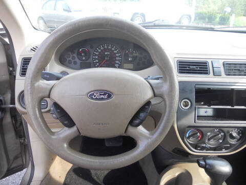 2005 Ford Focus ZX4 SE