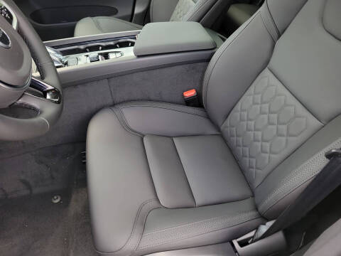 2026 Volvo XC60 B5 Core