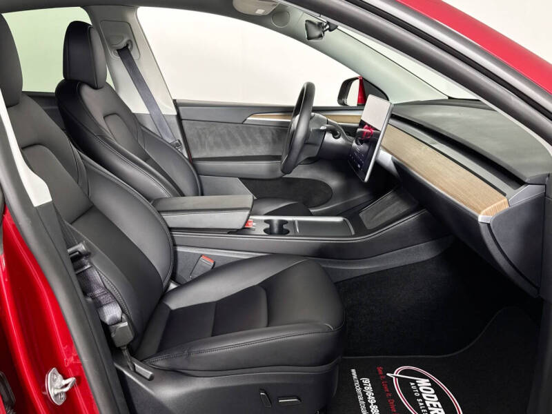 2025 Tesla Model Y Long Range