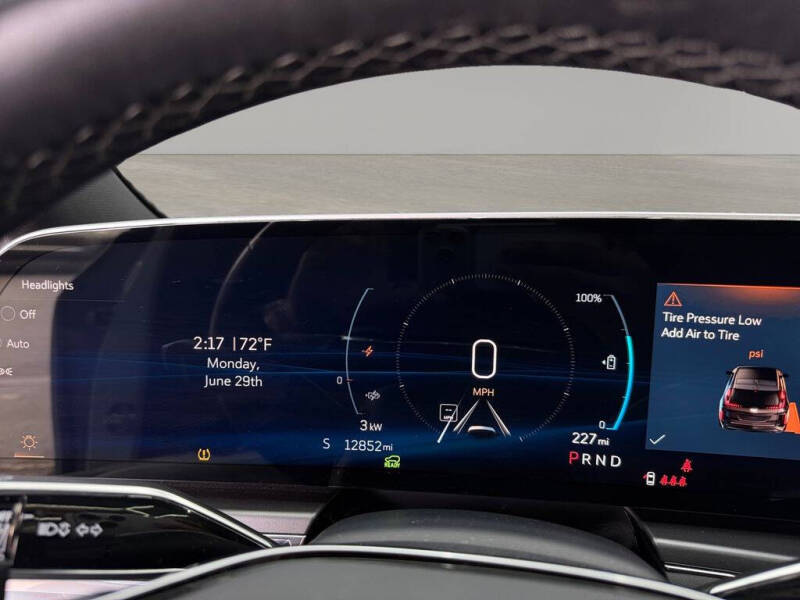 2024 Cadillac LYRIQ Tech
