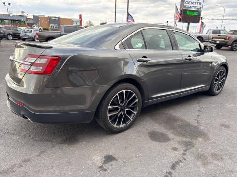 2018 Ford Taurus SEL