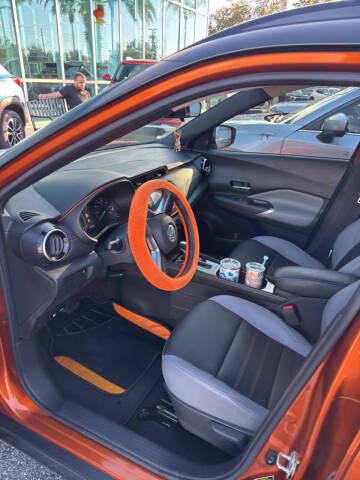 2023 Nissan Kicks SR