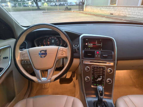 2015 Volvo XC60 T5 Drive-E Premier