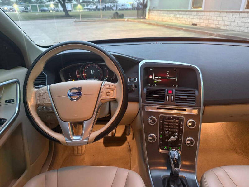 2015 Volvo XC60 T5 Drive-E Premier