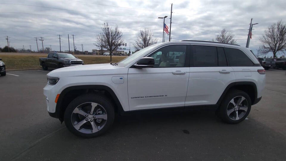 2024 Jeep Grand Cherokee for sale at Victoria Auto Sales in Victoria, MN