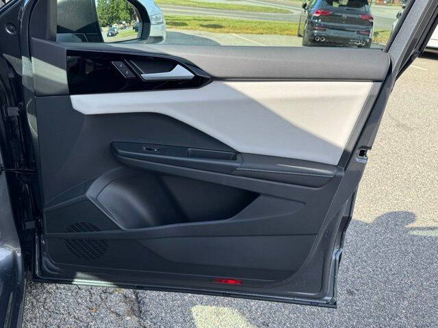 2025 Volkswagen Taos S 4Motion