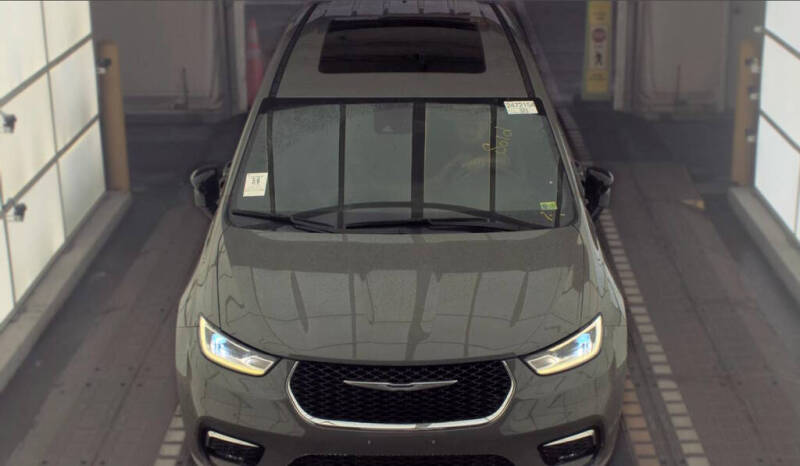 2025 Chrysler Pacifica Select