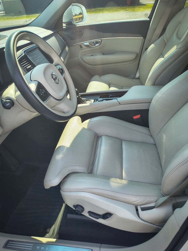 2022 Volvo XC90 T6 Inscription 7-Passenger