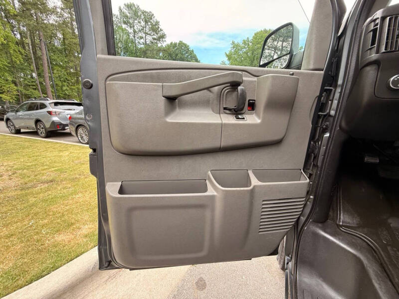 2017 GMC Savana LT 2500