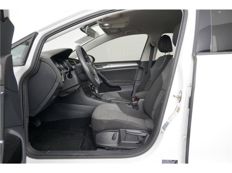 2016 Volkswagen e-Golf SE