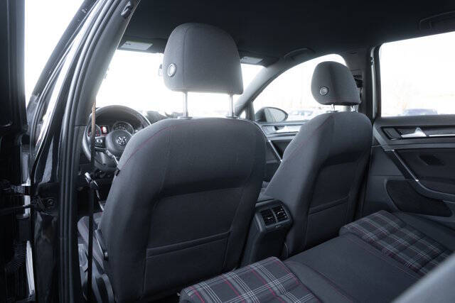 2017 Volkswagen Golf GTI S