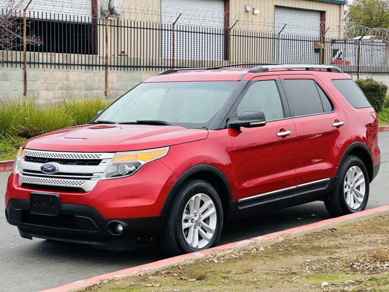 2011 Ford Explorer XLT's photo