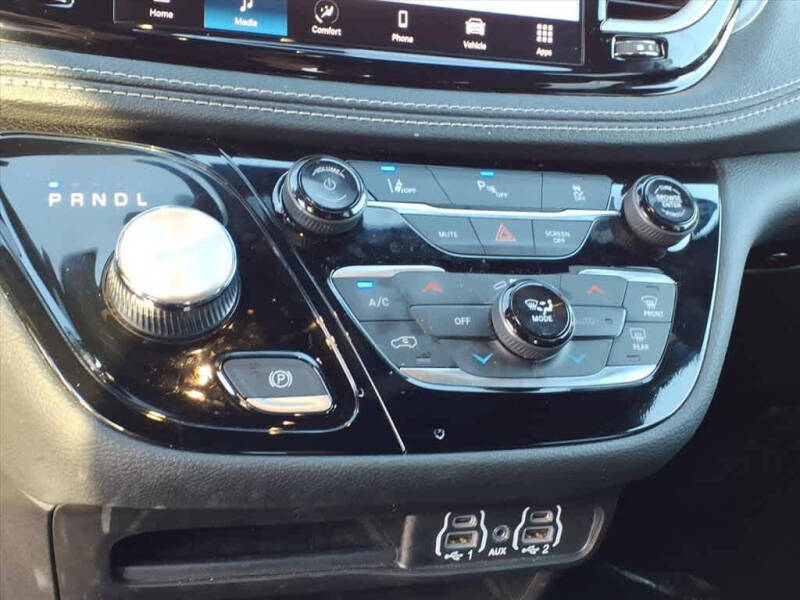 2023 Chrysler Pacifica Plug-In Hybrid Touring L