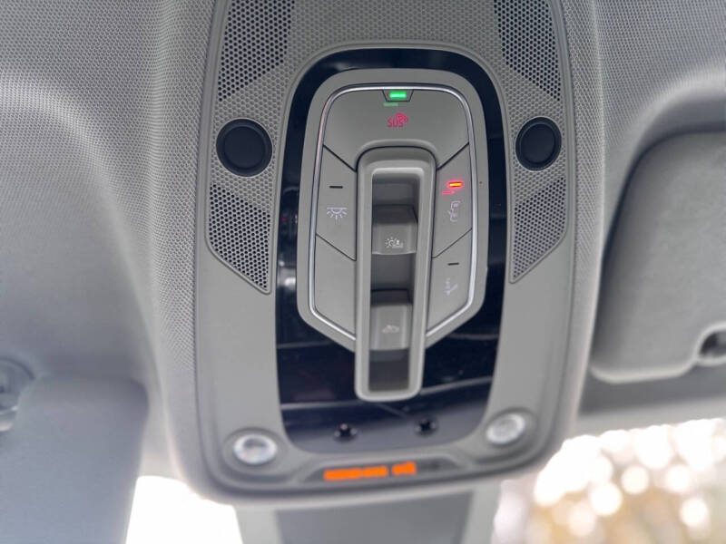 2020 Audi Q8 quattro Premium Plus 55 TFSI