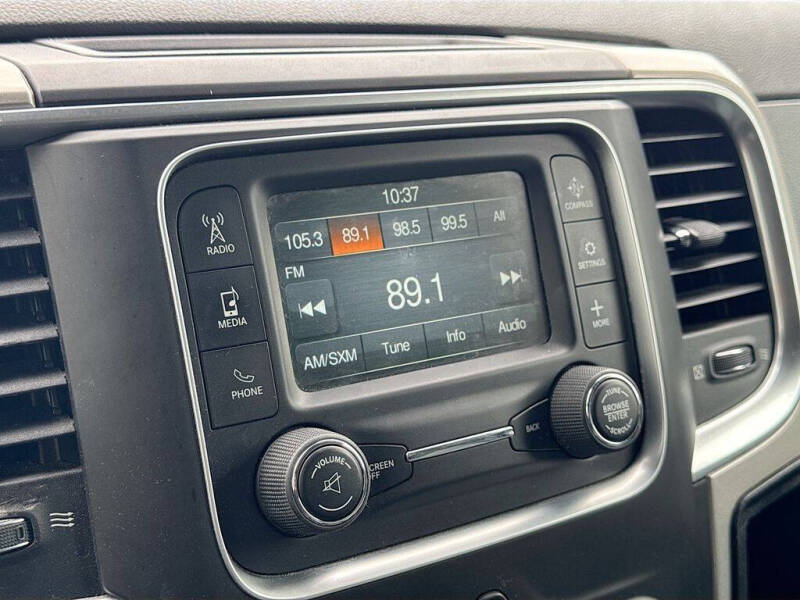 2017 RAM 1500 SLT