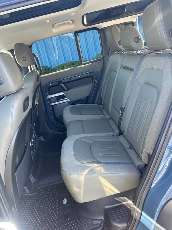 2020 Land Rover Defender 110 SE