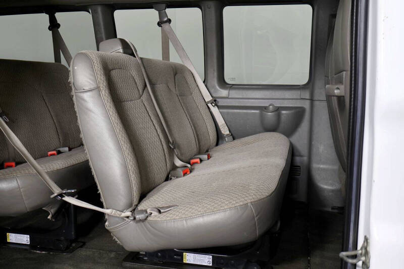 2017 Chevrolet Express LS 2500