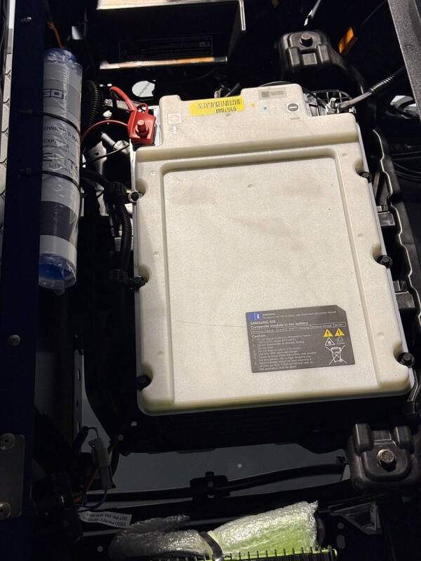 2025 E-Z-GO Express L6