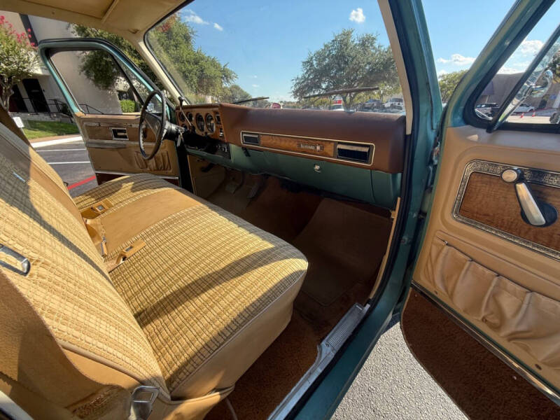 1977 Chevrolet Suburban