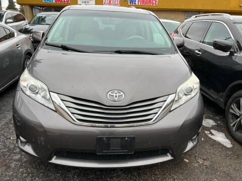 2012 Toyota Sienna for sale at NORTH CHICAGO MOTORS INC in North Chicago IL