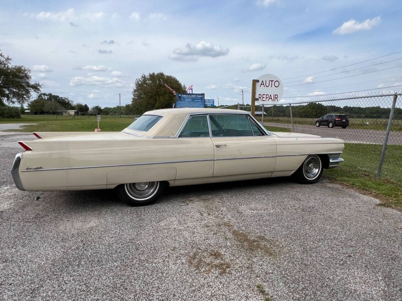 1964 Cadillac Coupe de Ville for sale at Memory Lane Classic Cars in Bushnell, FL