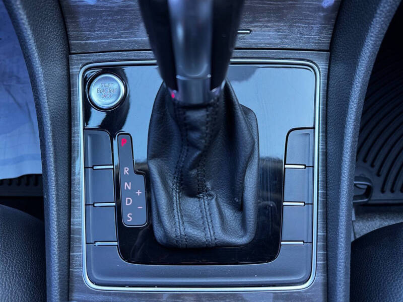 2016 Volkswagen Passat 1.8T SE