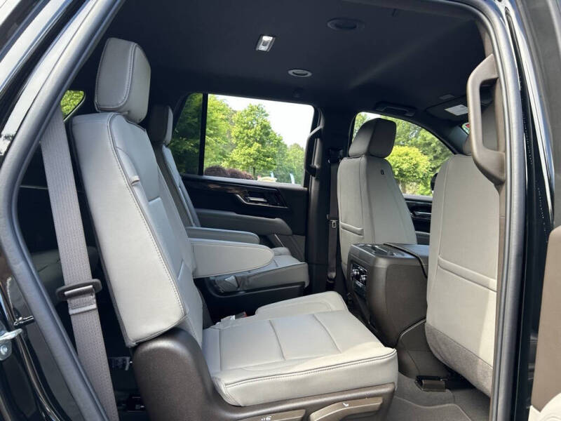 2025 GMC Yukon Elevation