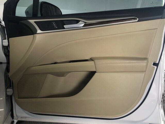 2013 Ford Fusion Hybrid SE