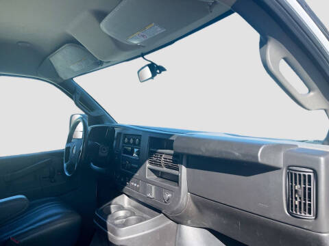 2023 GMC Savana 2500
