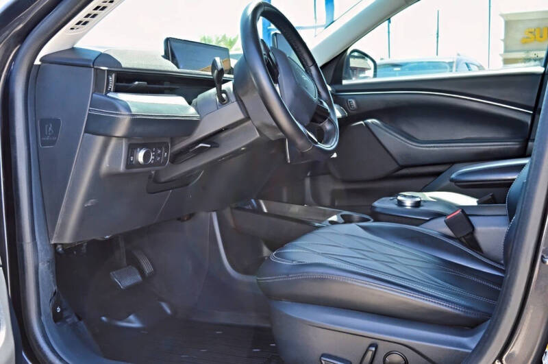 2022 Ford Mustang Mach-E Select