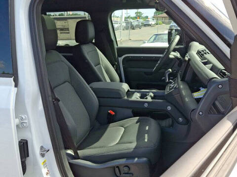 2025 Land Rover Defender 110 P500 X-Dynamic SE