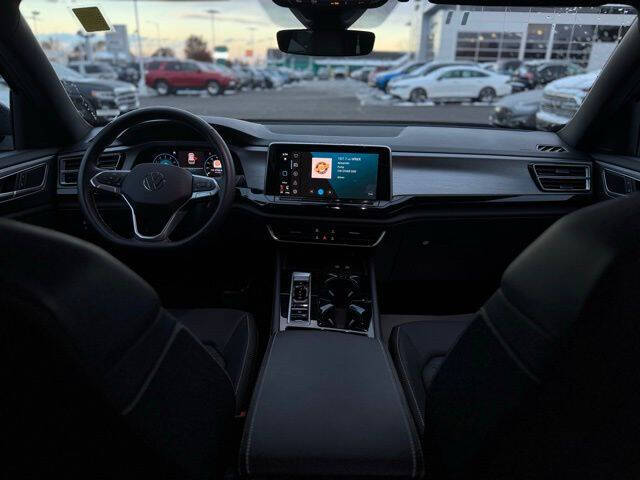 2025 Volkswagen Atlas Cross Sport SE 4Motion