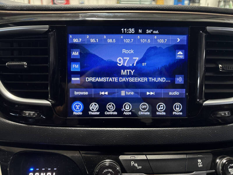 2017 Chrysler Pacifica Touring-L Plus