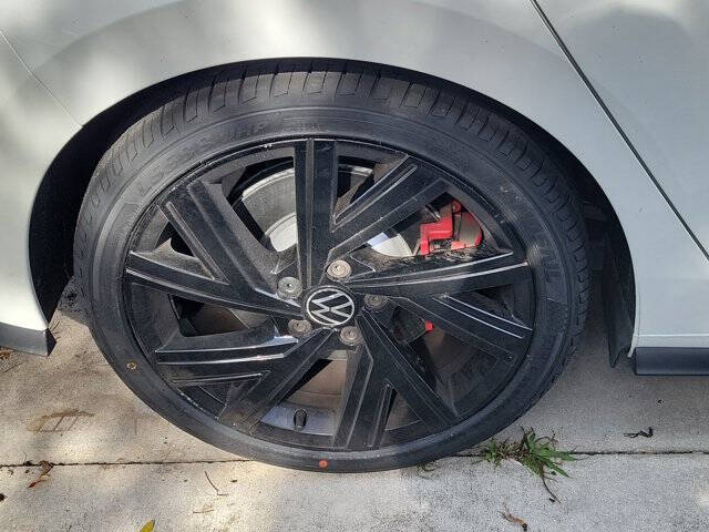 2022 Volkswagen Golf GTI SE