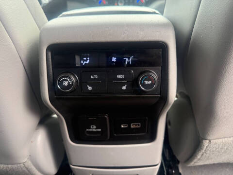 2022 GMC Acadia SLT