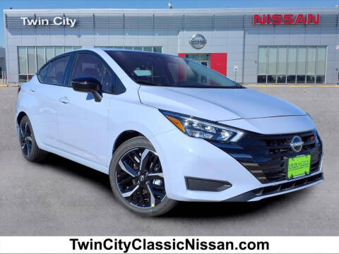2025 Nissan Versa SR