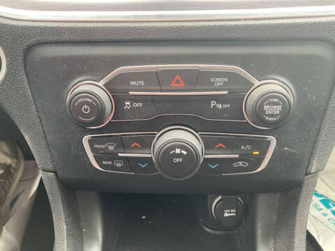 2017 Dodge Charger SE