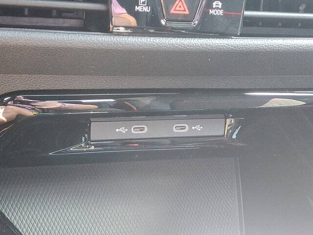 2025 Volkswagen Golf GTI SE