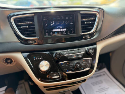 2020 Chrysler Pacifica Touring L