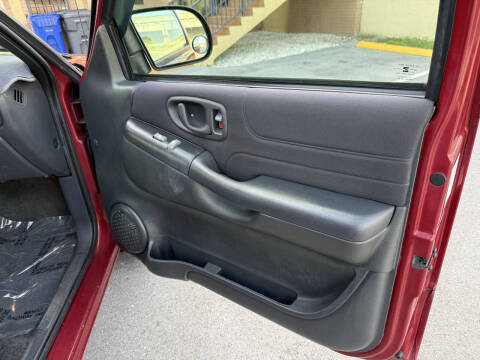 2004 Chevrolet S-10 LS